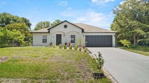 160 Eureka Ave Ne, Palm Bay, FL, 32907-5557 | Card Image