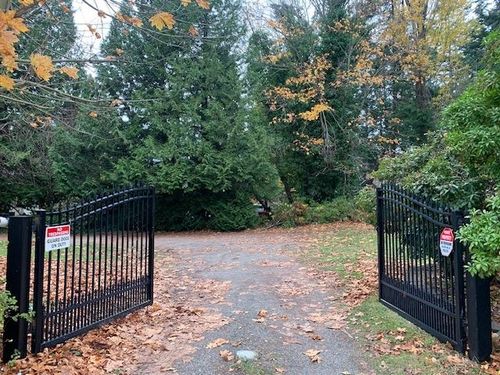 5090 1 Ave, Delta, BC, V4M1B5 | Card Image