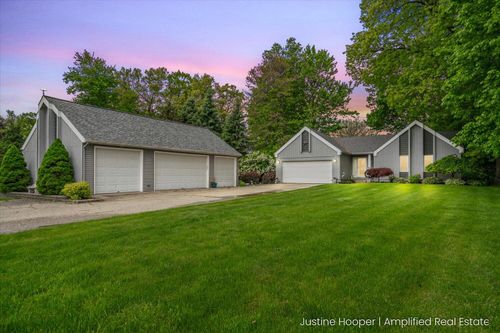 2732 Geneva Lake Dr, Shelbyville, MI, 49344-9527 | Card Image