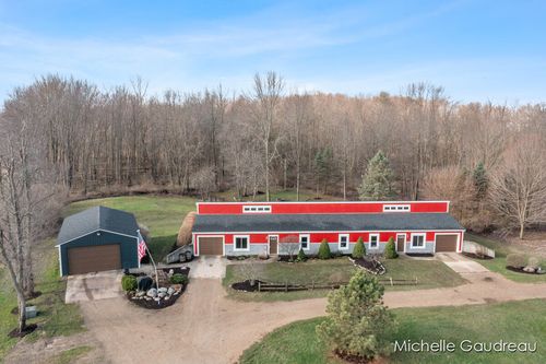 378 124th Ave, Shelbyville, MI, 49344-9514 | Card Image