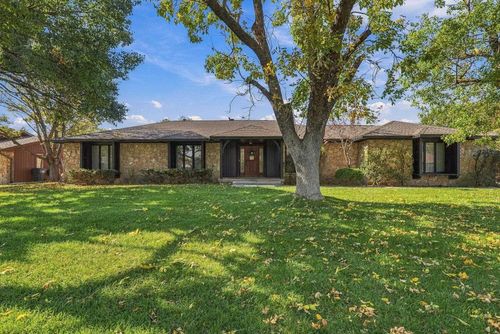 2433 N Cardinal Dr, Wichita, KS, 67204-5314 | Card Image