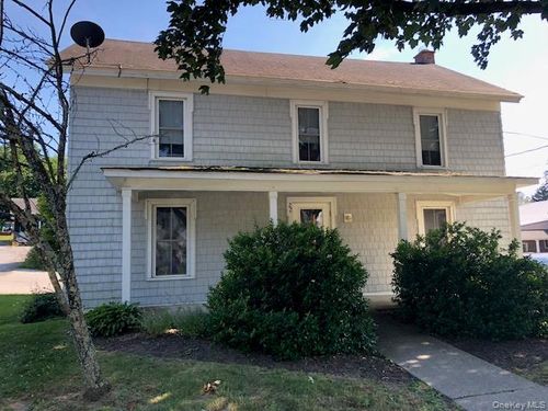 22 Washington Ave, Millbrook, NY, 12545-5966 | Card Image