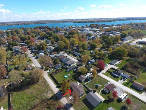 921 Carroll St, Marine City, MI, 48039-1779 | Card Image