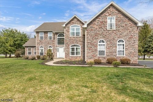 2 Nicole Dr, Somerset, NJ, 08873-7801 | Card Image