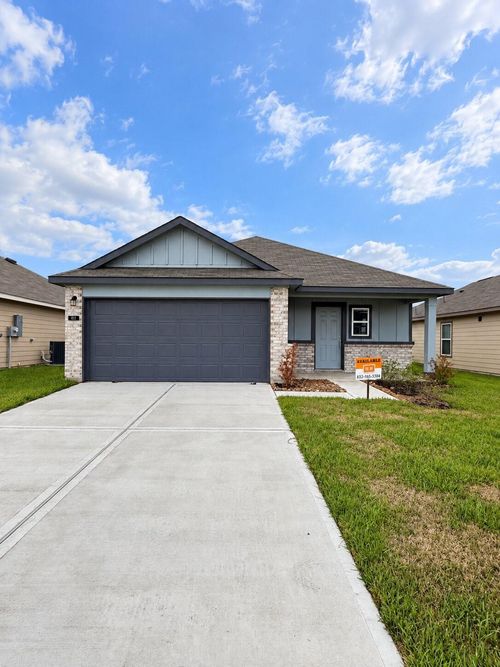 513 Oak Chase Ave, Dayton, TX, 77535-6988 | Card Image
