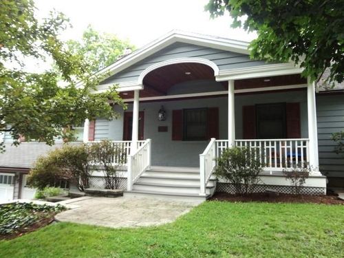 95 Crescent Rd, Burlington, VT, 05401-4126 | Card Image
