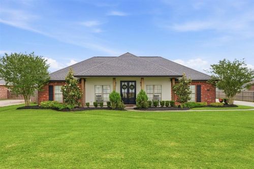 5737 Hemlock St, Lake Charles, LA, 70605-8125 | Card Image