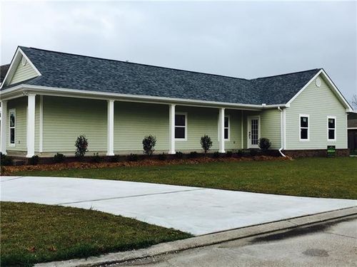 206 Omega St, Belle Chasse, LA, 70037-1748 | Card Image