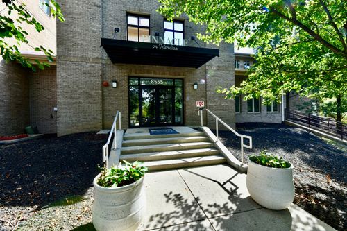 apt-210-8555 One West Dr, Indianapolis, IN, 46260-5393 | Card Image