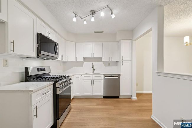 7 Eakens Ct, Condo with 2 bedrooms, 1 bathrooms and null parking in Mahwah NJ | Image 18
