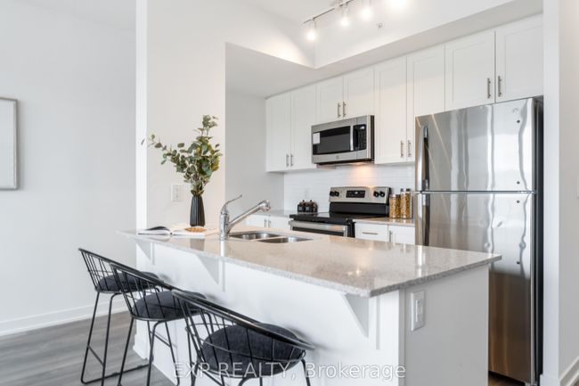 1001 - 550 N Service Rd, Condo with 2 bedrooms, 2 bathrooms and null parking in Grimsby ON | Image 9