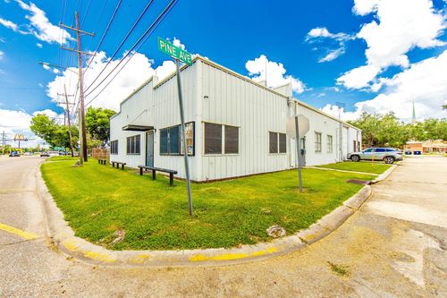 1558 Barrow St, Houma, LA, 70360-7652 | Card Image