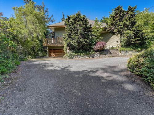 3857 Duke Rd, Victoria, BC, V9C4B2 | Card Image