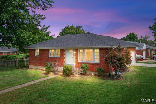 301 Chester Ave, Waterloo, IL, 62298-1020 | Card Image