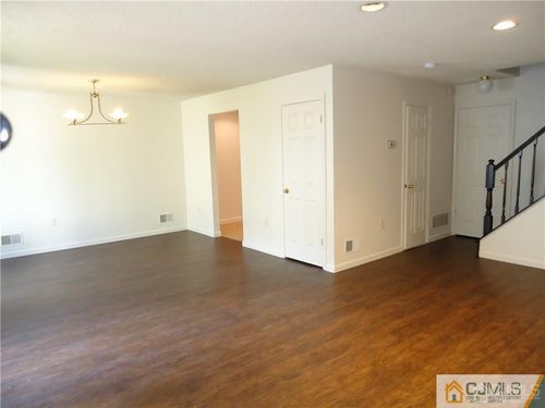 80 Goodwin Dr, North Brunswick, NJ, 08902-4271 | Card Image