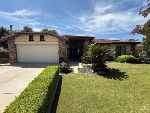 6909 Rolling Ridge Dr, Bakersfield, CA, 93306-7546 | Card Image