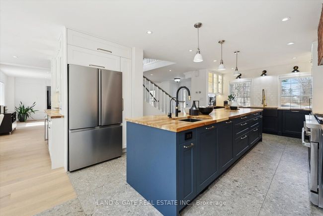 398 Sandy Hook Rd, House other with 7 bedrooms, 5 bathrooms and 20 parking in Pontypool ON | Image 13