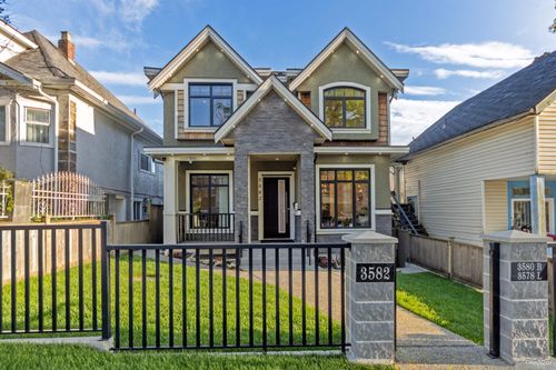 3582 Franklin St, Vancouver, BC, V5K1Y5 | Card Image