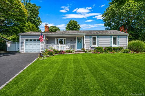 16 Pine Edge Dr, East Moriches, NY, 11940-1546 | Card Image