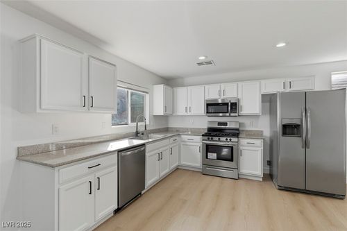 5275 Starter Ave, Las Vegas, NV, 89156-5674 | Card Image