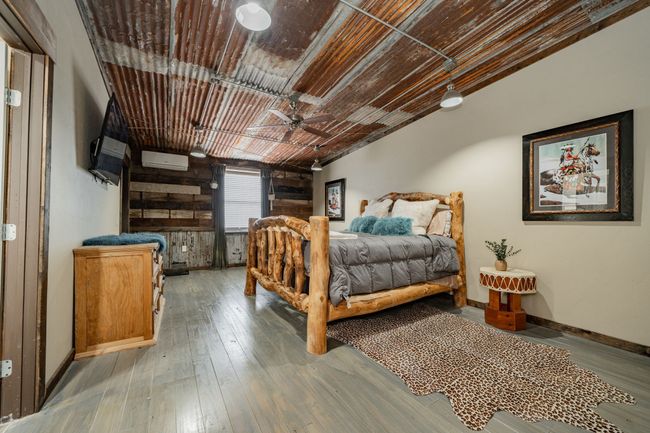 1990 Jim Harry Loop, Home with 5 bedrooms, 6 bathrooms and null parking in Sunset TX | Image 25