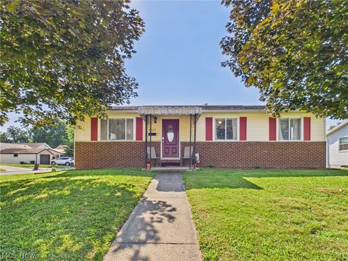 2902 9th Ave, Vienna, WV, 26105-2420 | Card Image
