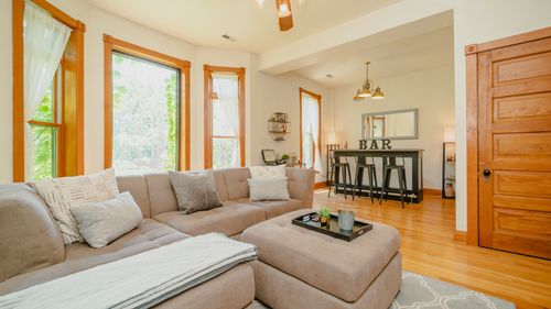 2-622 Briar Pl, Chicago, IL, 60657-6662 | Card Image