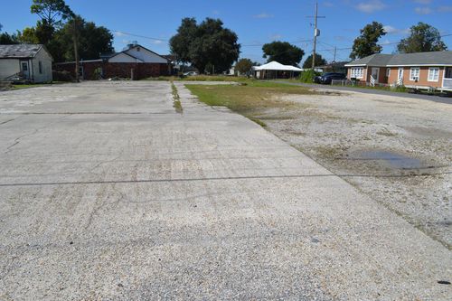 17854 W Main St, Galliano, LA, 70354-3588 | Card Image