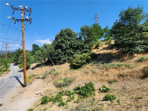 2344 Deep Creek Dr, Running Springs, CA, 92382 | Card Image