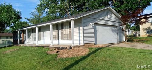 15 Sunnyfield Rd, Saint Peters, MO, 63376-1566 | Card Image