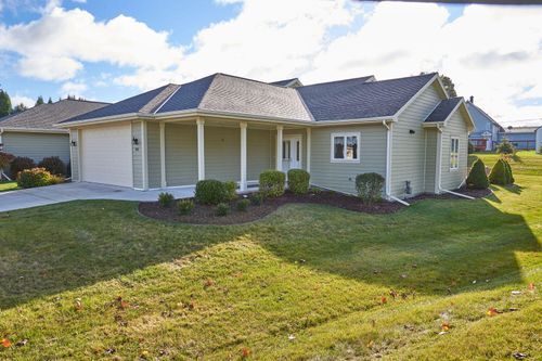 901 Hawthorne Ct, Manitowoc, WI, 54220-2963 | Card Image