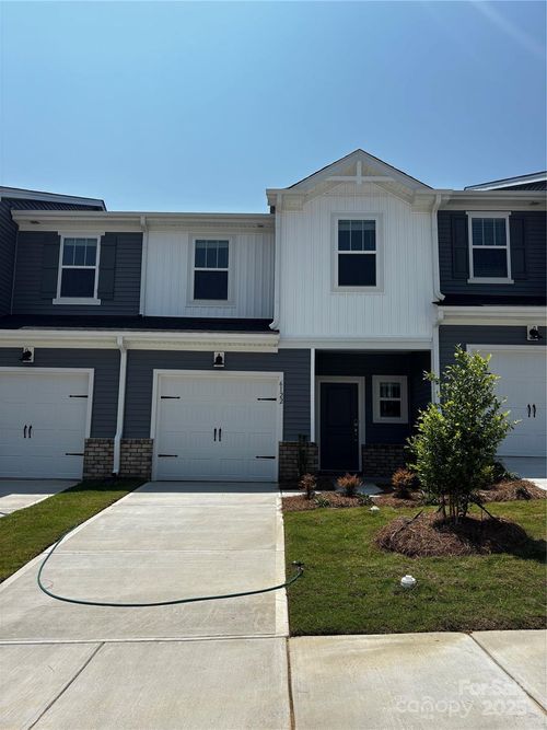 6122 Starview Ter, Charlotte, NC, 28216-0389 | Card Image