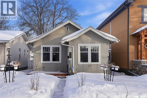 912 5th Ave N, Saskatoon, SK, S7K2S1 | Card Image