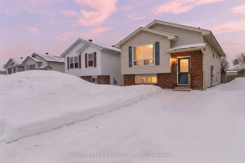 37 Louise Lane, Orillia, ON, L3V7W1 | Card Image