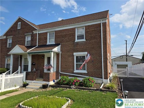 1842 17th St Sw, Allentown, PA, 18103-4711 | Card Image