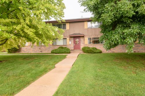 10376 W Whitnall Edge Ct, Franklin, WI, 53132-2820 | Card Image