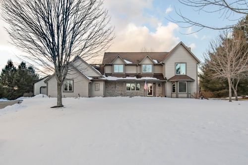 9027045 Norway Dr, Mukwonago, WI, 53149-8596 | Card Image