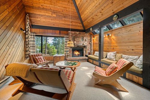 9230 Pinetree Pl, Whistler, BC, V8E0G5 | Card Image
