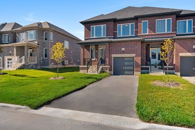 22 Autumn Dr, Home with 4 bedrooms, 3 bathrooms and 2 parking in Wasaga Beach ON | Image 3