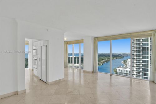 3007-4775 Collins Ave, Miami Beach, FL, 33140-3262 | Card Image