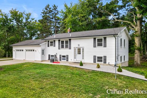 5113 152nd Ave, West Olive, MI, 49460-9720 | Card Image