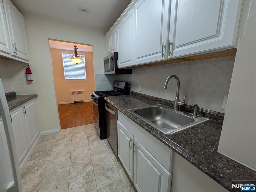 Residential Lease in Fort Lee 3