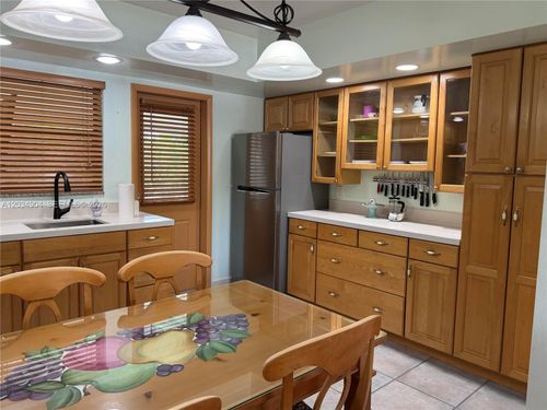 33-29-33 Se 4th St, Dania Beach, FL, 33004-4131 | Card Image