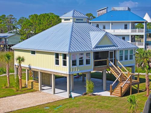 312 Bledsoe St, Saint George Island, FL, 32328-2657 | Card Image