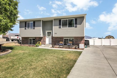 795 S 460 W, Tremonton, UT, 84337-1977 | Card Image