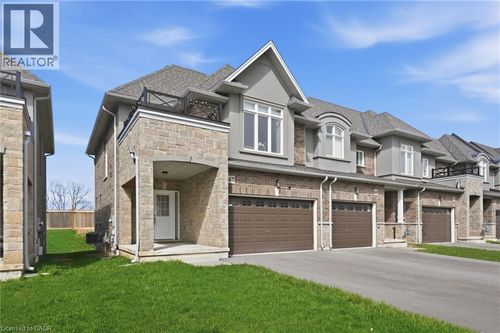 67 Pinot Crescent, Stoney Creek, ON, L8E0J9 | Card Image