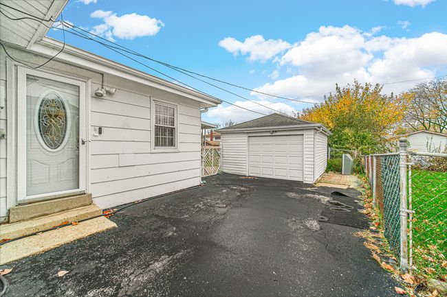 839 N Craig Pl, House other with 3 bedrooms, 2 bathrooms and 1 parking in Addison IL | Image 22