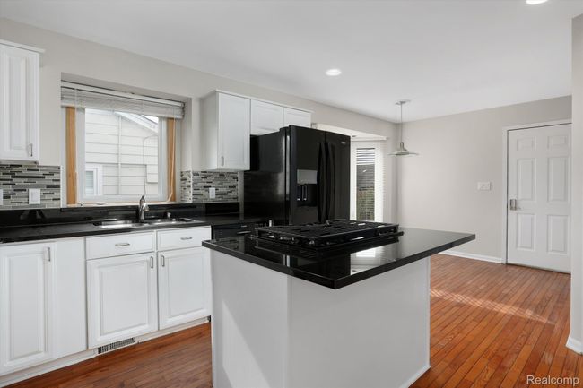 1411 Rivona Dr, House other with 3 bedrooms, 3 bathrooms and null parking in Waterford MI | Image 5