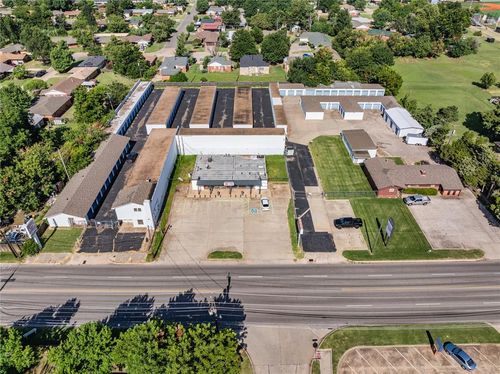 4711 N Meridian Ave, Warr Acres, OK, 73112-2407 | Card Image