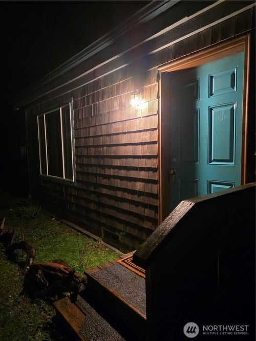 212-210 W Tacoma Ave, Westport, WA, 98595-2833 | Card Image